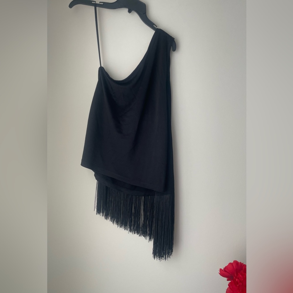 BCBGMAXAZRIA Black One Shoulder Fringe Top Size Small - Picture 2 of 7